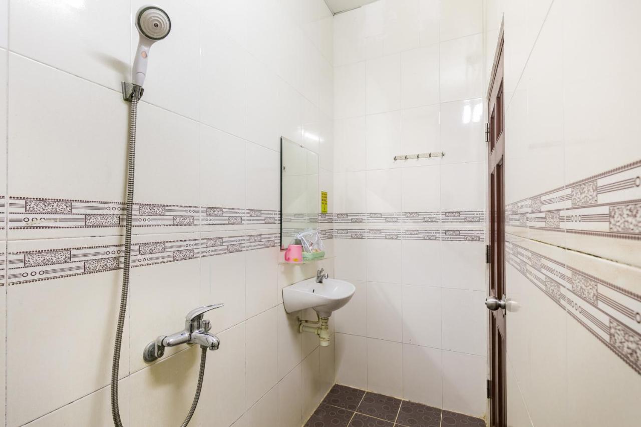 Oyo 372 Vy Ha Hotel Ho Chi Minh-staden Exteriör bild